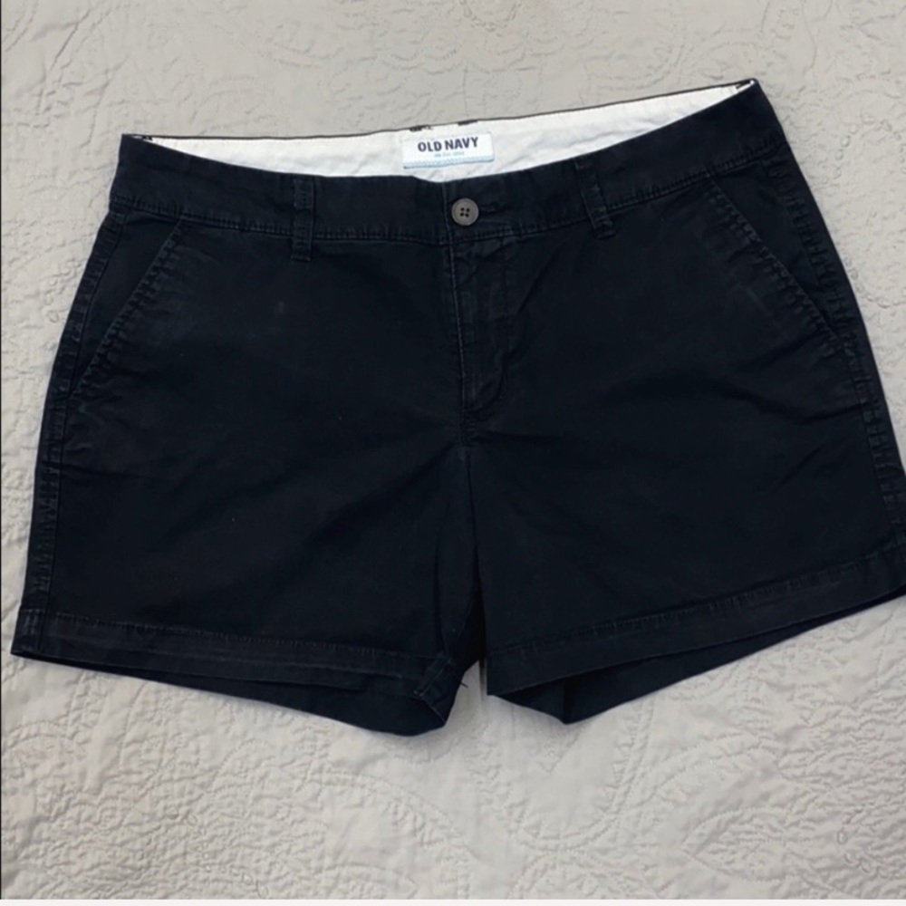Old Navy Women’s Black Shorts 5” inseam Sz 8